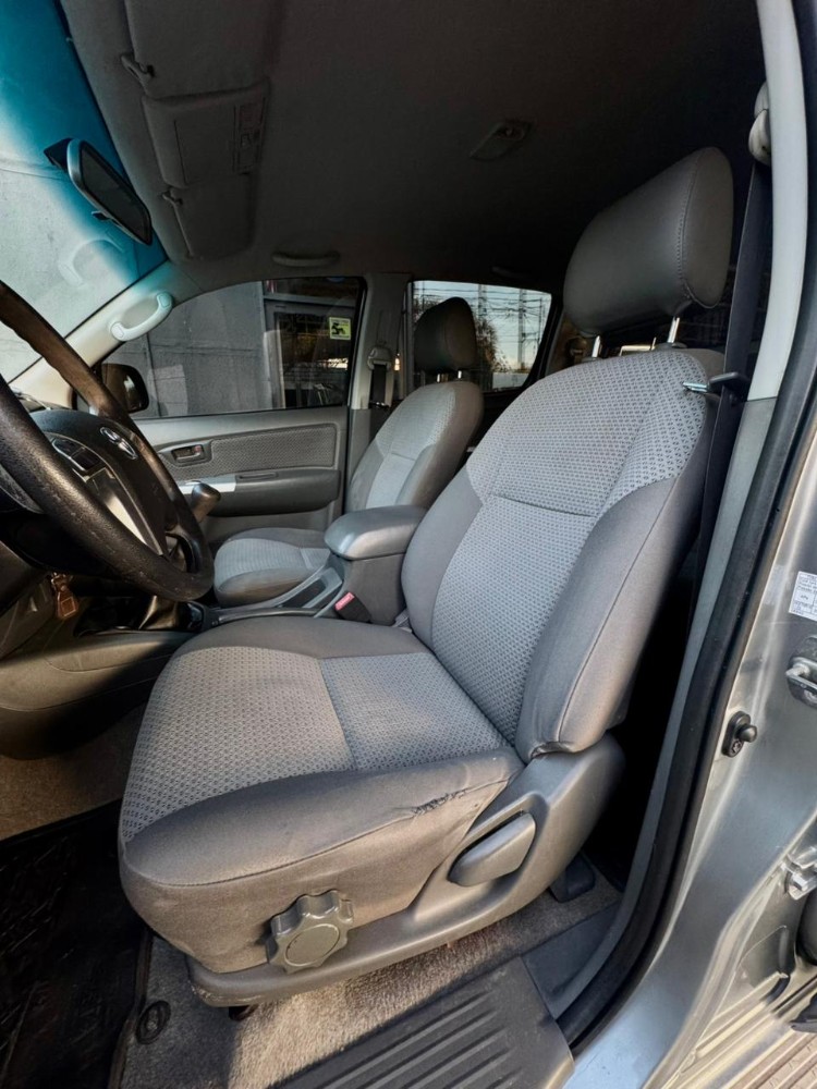 Toyota Hilux SR — foto 15